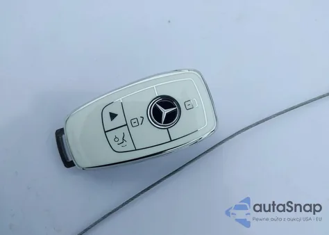 2018 Mercedes-Benz E 400 4Matic z USA, uszkodzony, nr VIN WDD1J6GBXJF010177